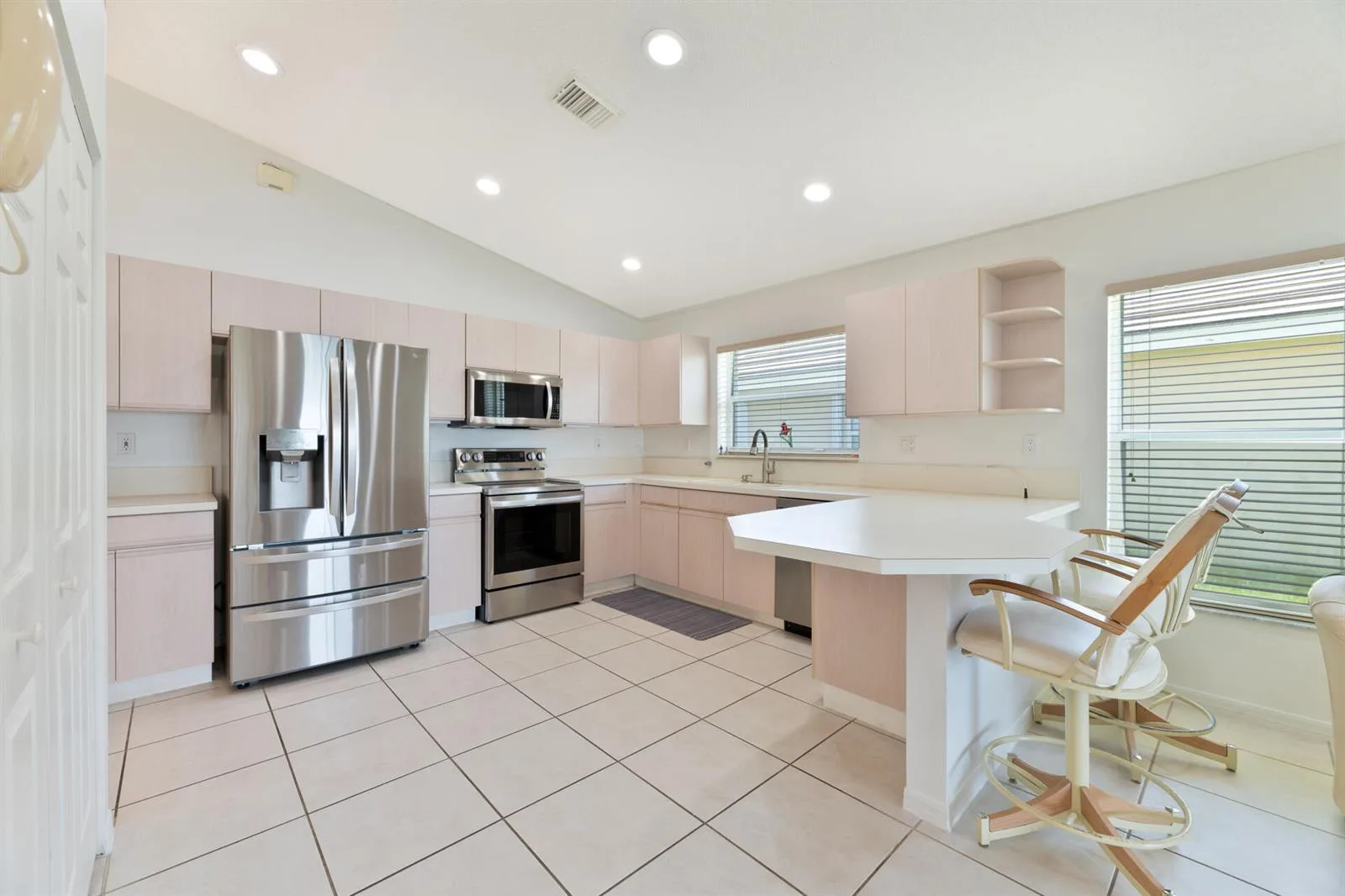 19200 NW 24TH Court, Pembroke Pines, FL 33029 photo 10