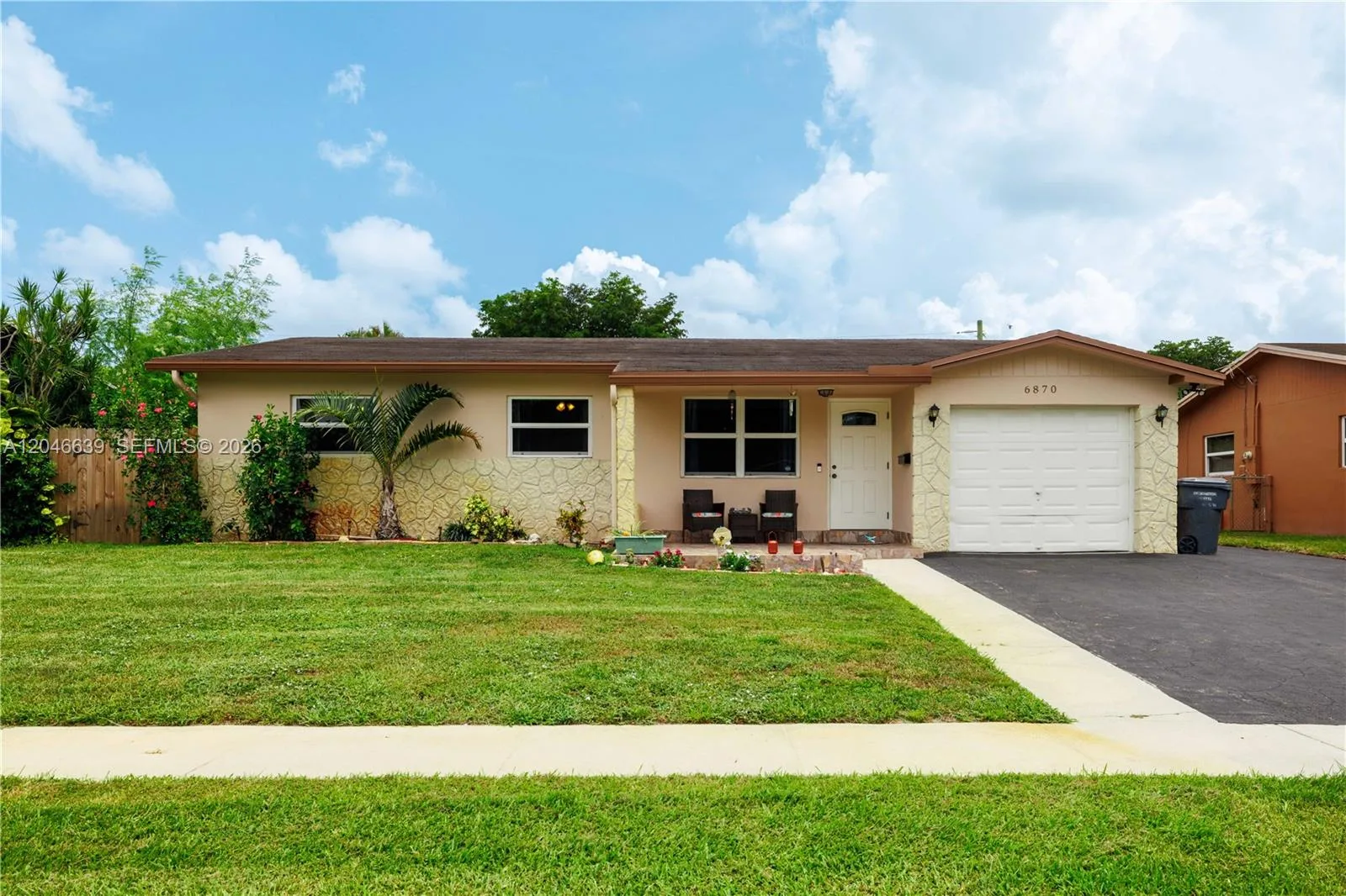 6870 Pershing St, Hollywood, FL 33024 photo 2