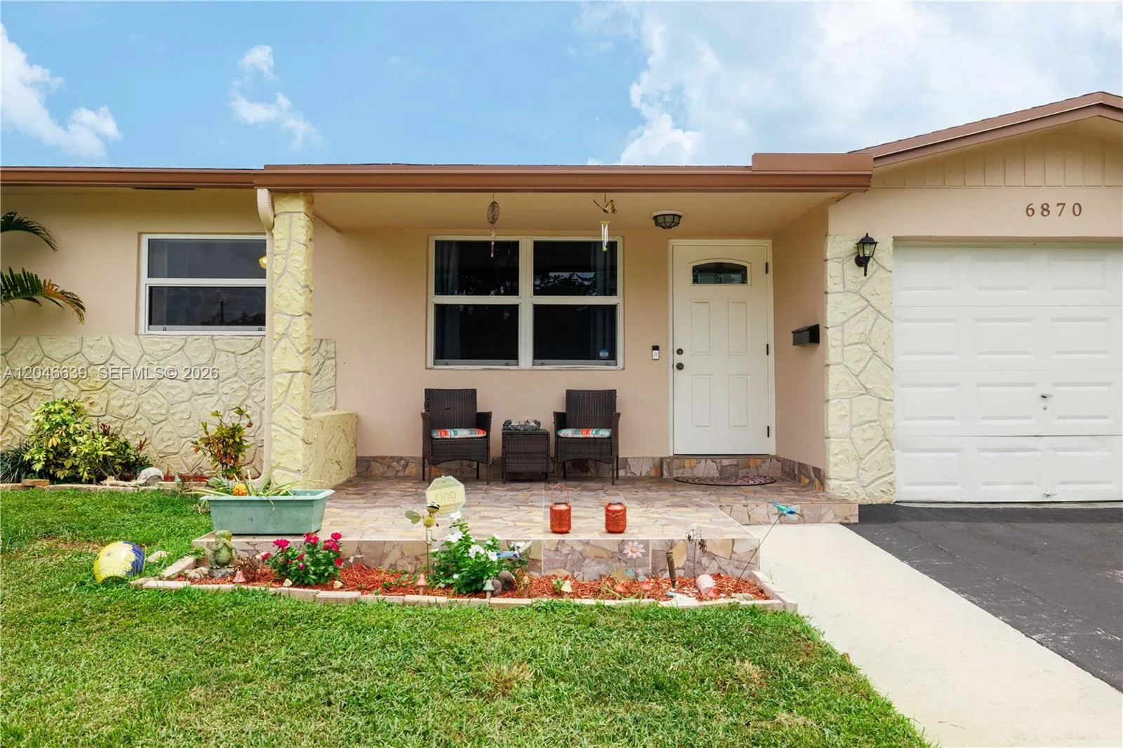 6870 Pershing St, Hollywood, FL 33024 photo 3