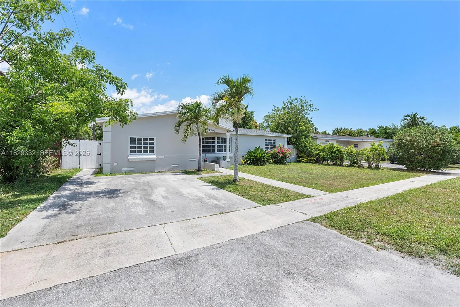 3301 NW 42nd St, Lauderdale Lakes, FL 33309