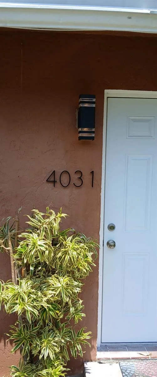 4031 3rd Road S, West Palm Beach, FL 33406