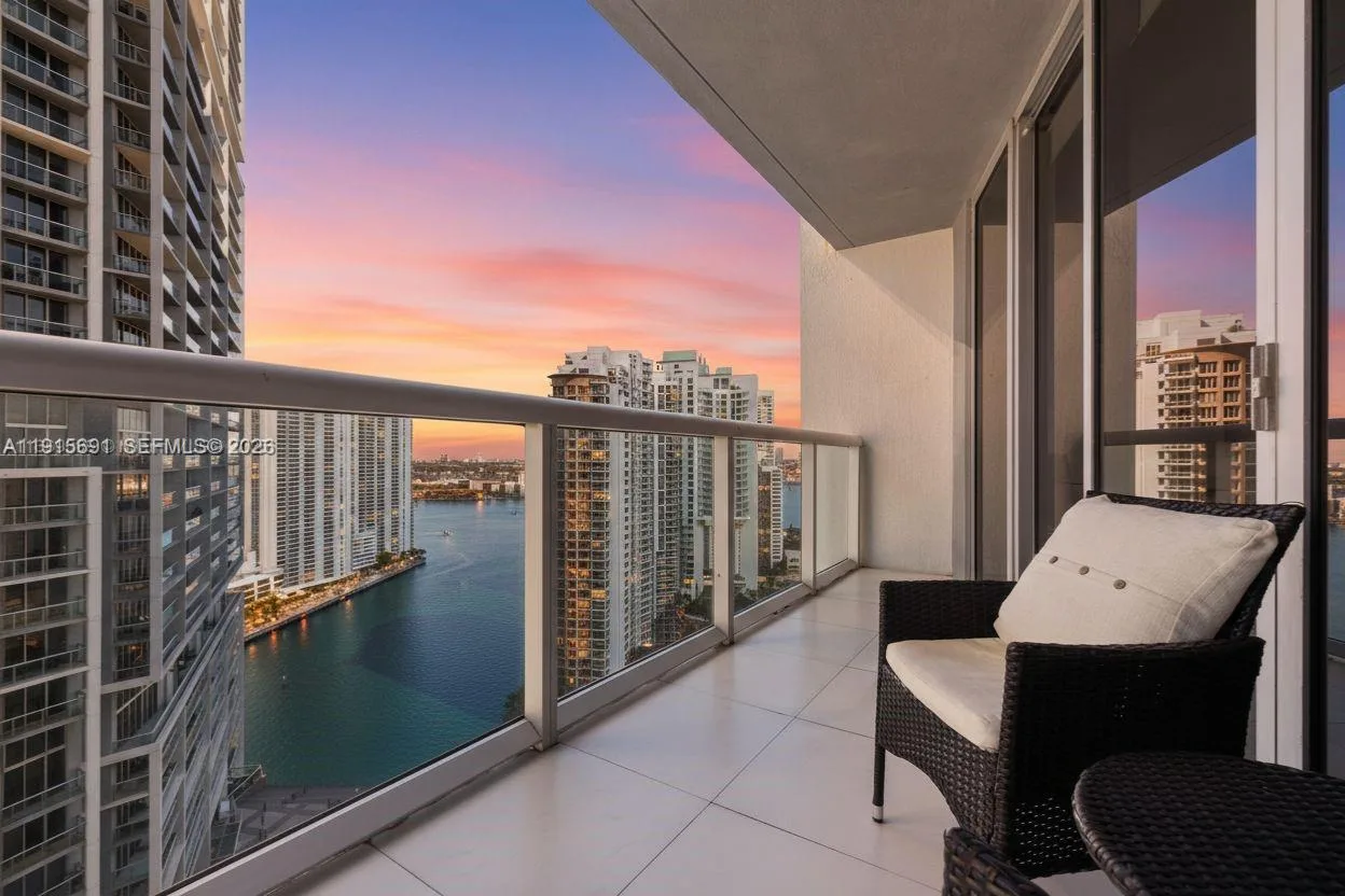 495 Brickell Ave # 2206, Miami, FL 33131