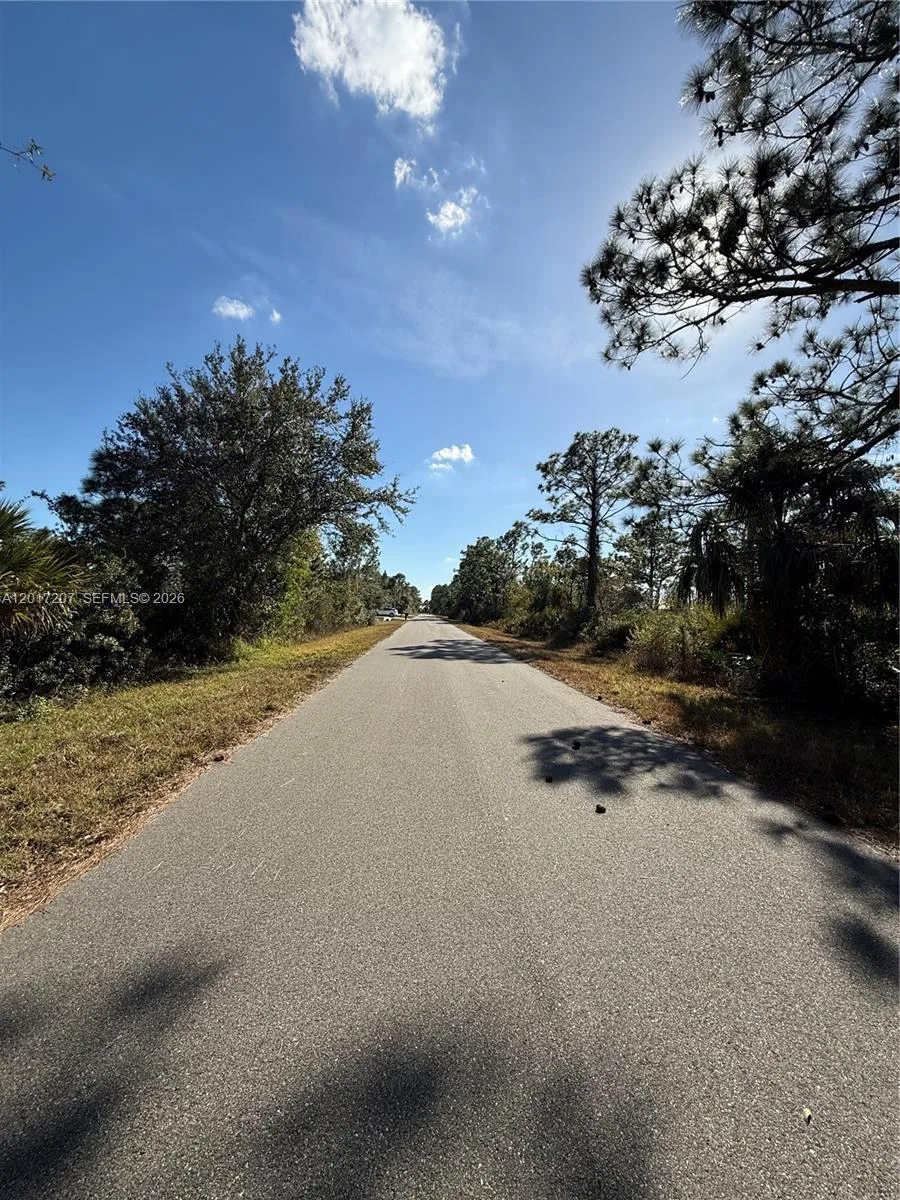 128 Sunflower, Lake Placid, FL 33852 photo 2