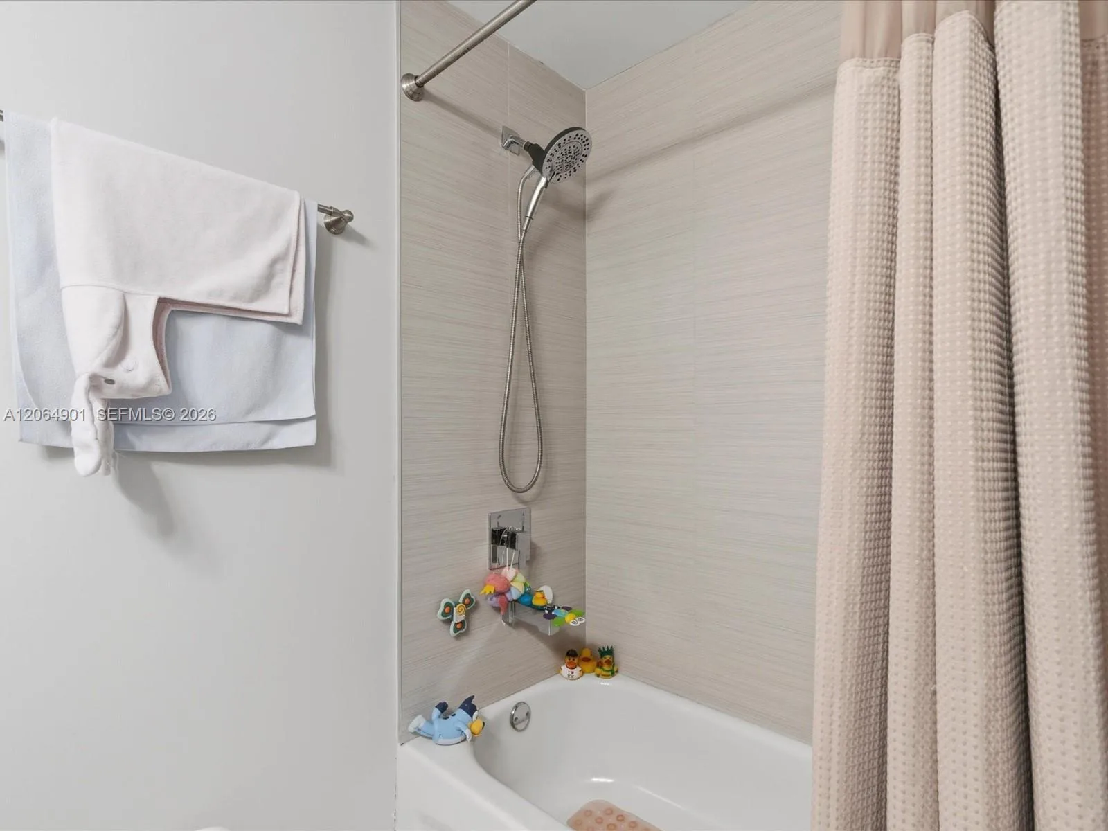 1010 SW 2nd Ave # 1009, Miami, FL 33130 photo 8