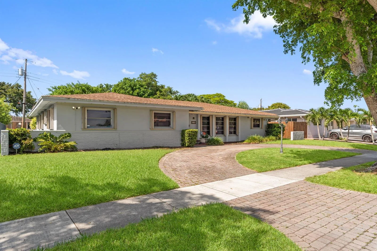 2140 NE 206th Street, Miami, FL 33179 photo 2