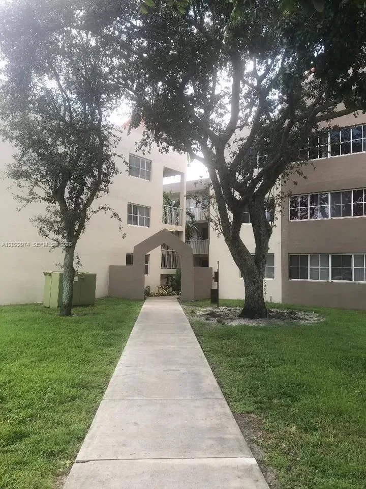 6155 NW 186th St # 209, Hialeah, FL 33015