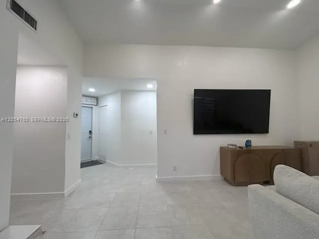 6308 NW 170th Ter, Hialeah, FL 33015 photo 5