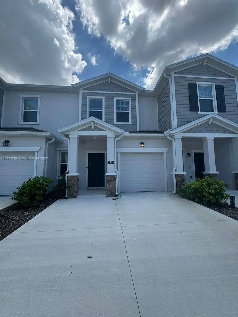 2954 Savoir Ave, Davenport, FL 33837