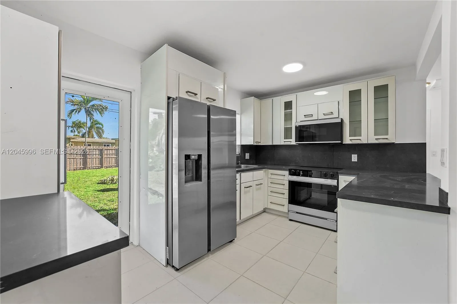 1201 NW 10th Pl, Fort Lauderdale, FL 33311 photo 4