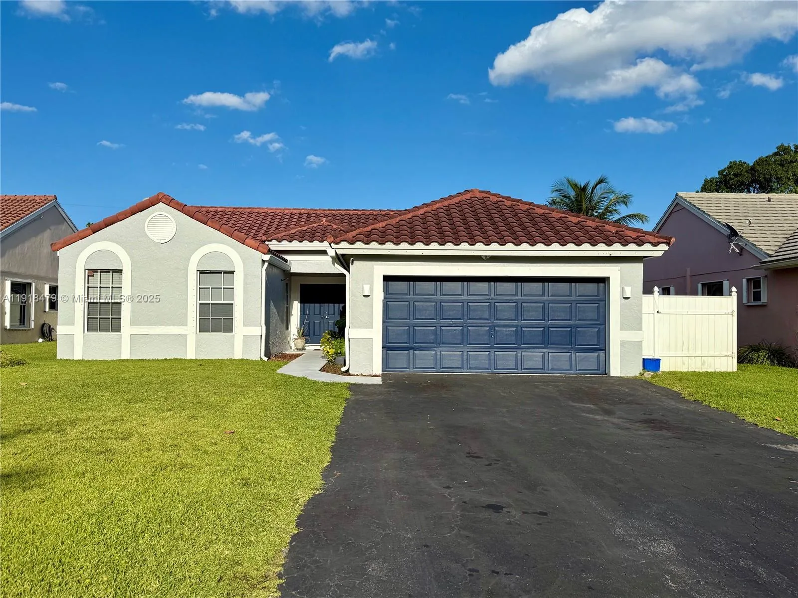 1060 New Parkview Pl, Haverhill, FL 33417 photo 3
