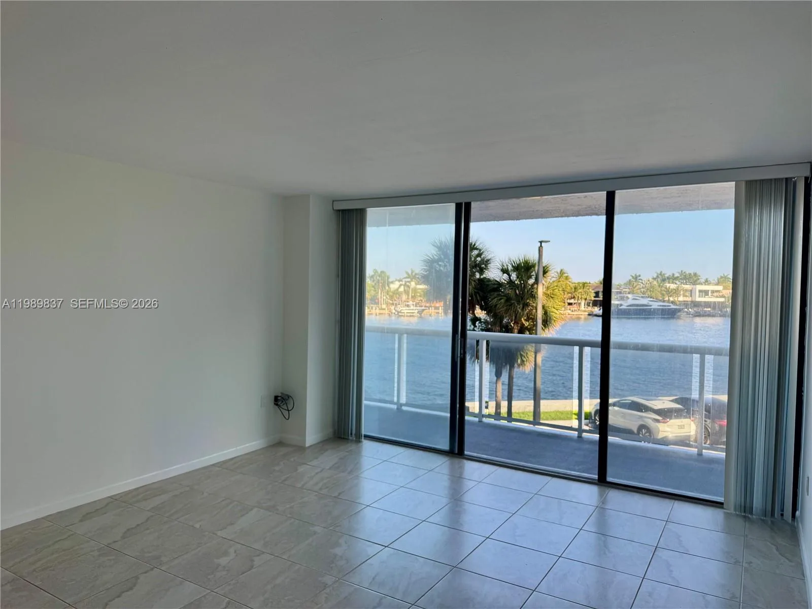 20515 E Country Club Dr # 246, Aventura, FL 33180 photo 3