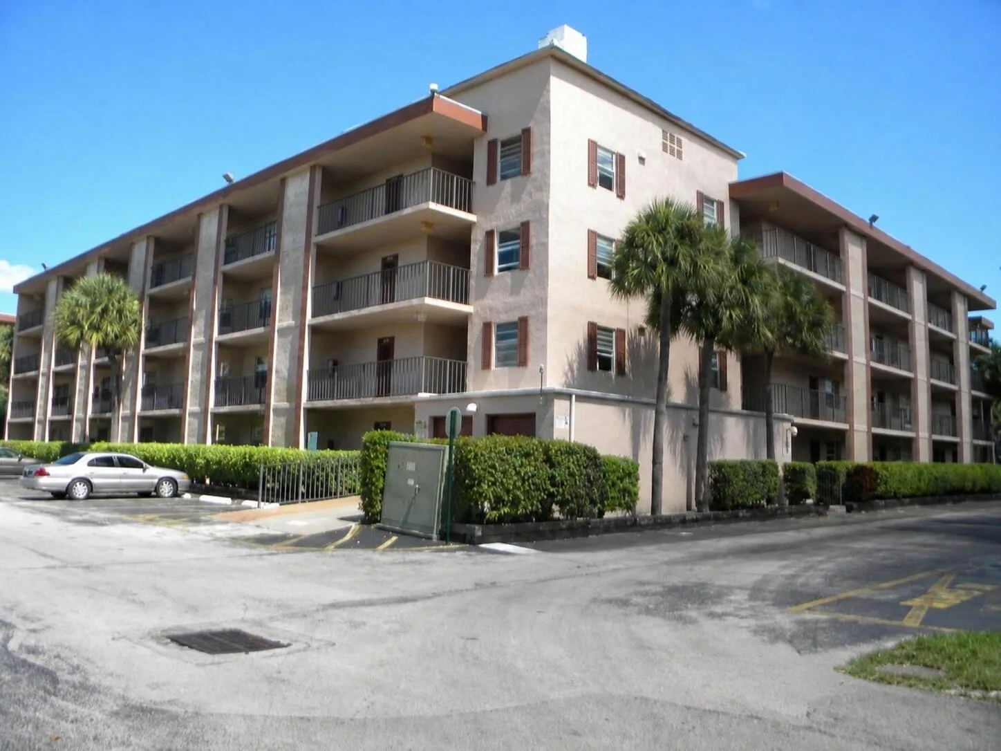 3000 NW 48th Terrace, Lauderdale Lakes, FL 33313 — zdjęcie 2