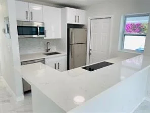 2408 NE 4th Street, Pompano Beach, FL 33062
