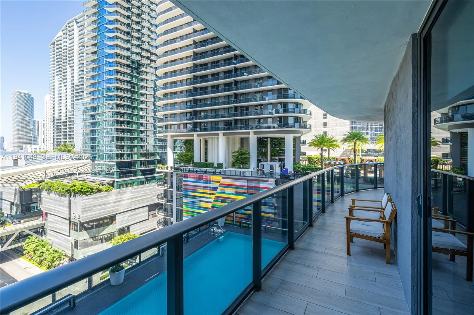 45 SW 9th St # 1001, Miami, FL 33130 photo 3