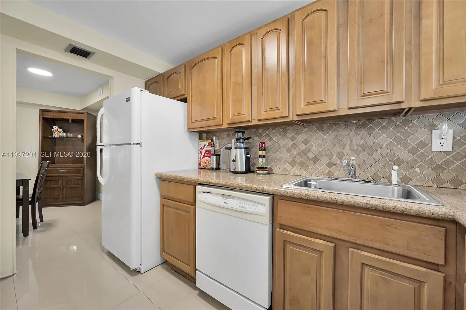 7620 Carlyle Ave # 204, Miami Beach, FL 33141 photo 8