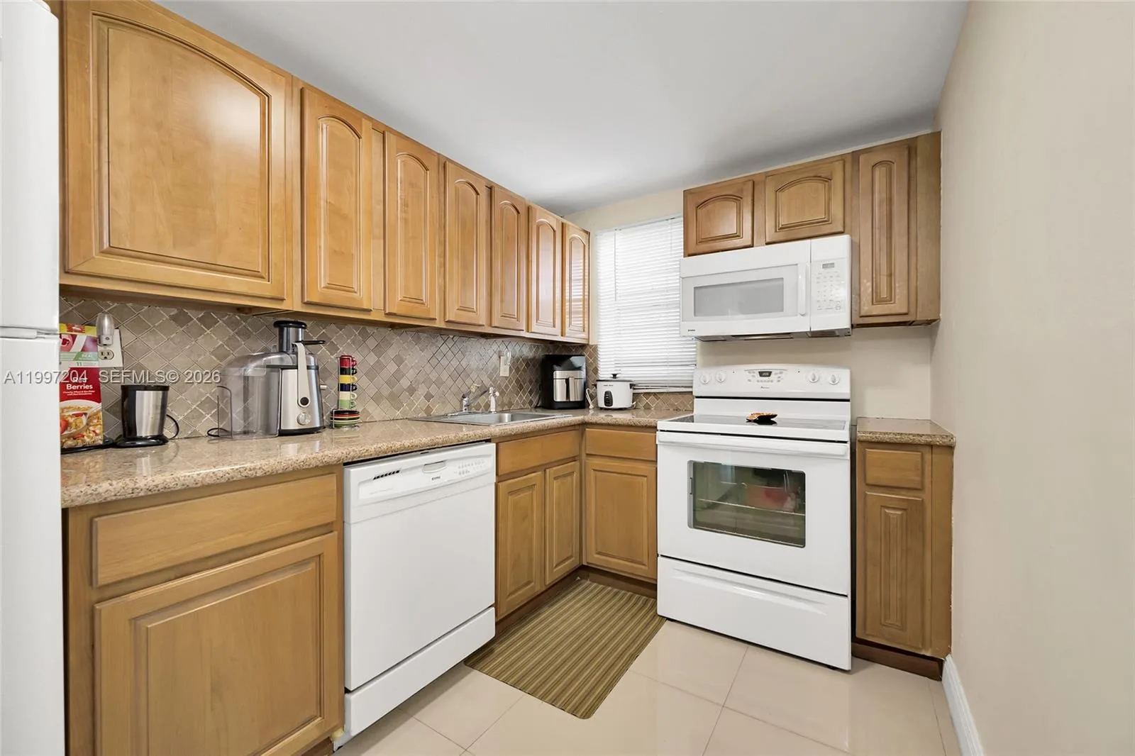 7620 Carlyle Ave # 204, Miami Beach, FL 33141 photo 9