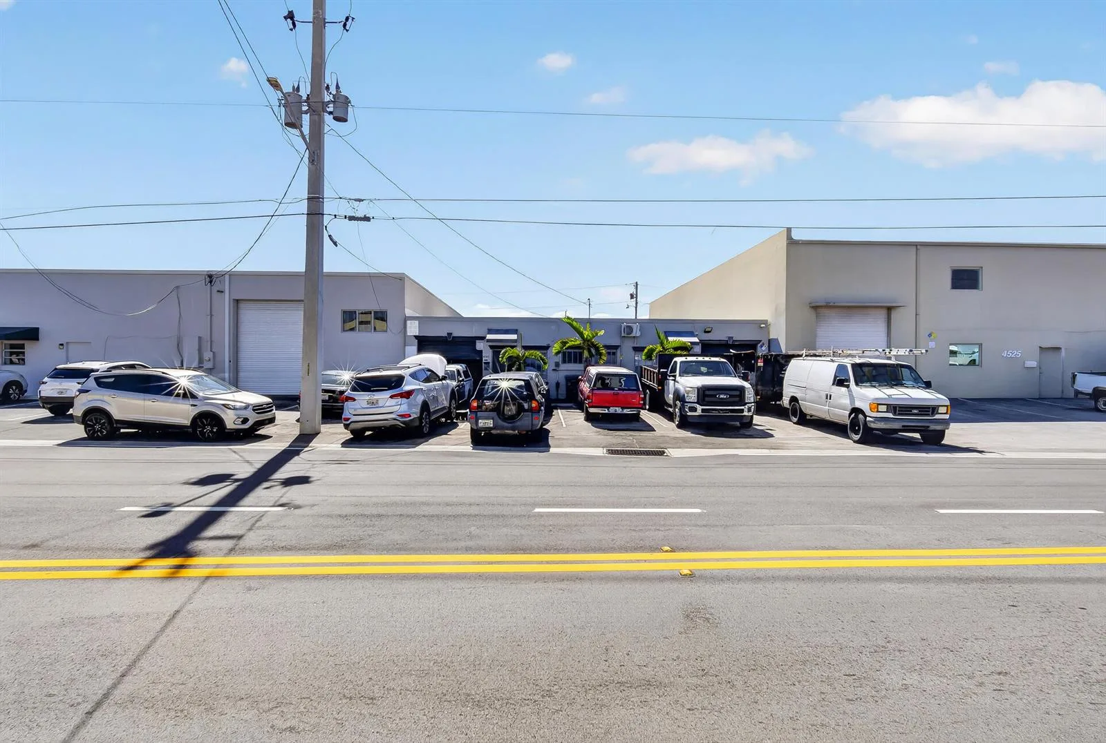 4511 NE 6th Avenue, Oakland Park, FL 33334