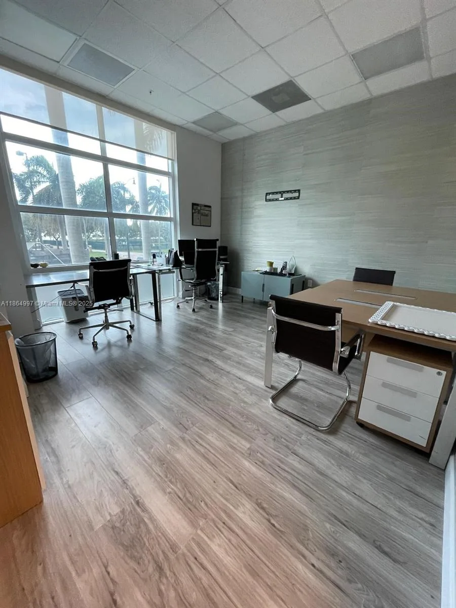 1900 N Bayshore Dr # 1A, Miami, FL 33132 photo 4