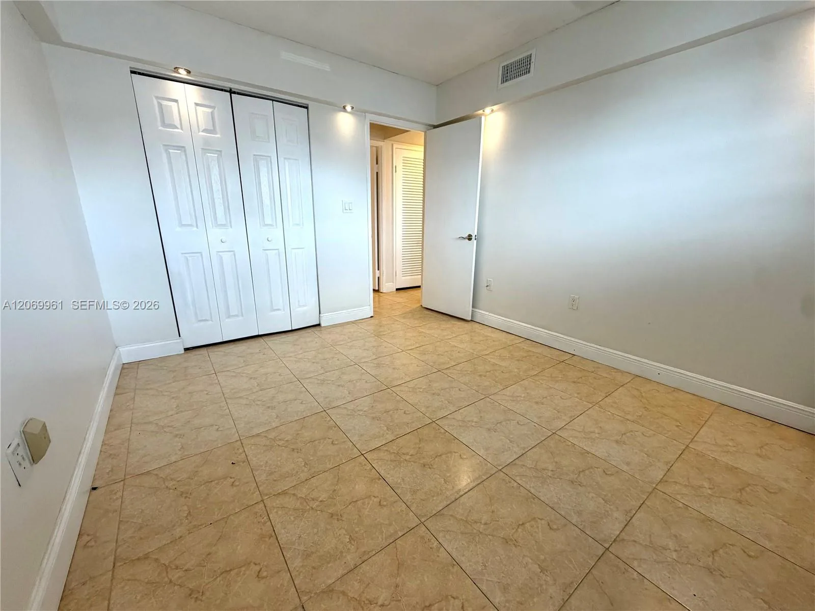 1660 NE 191st St # 406-1, Miami, FL 33179 photo 7