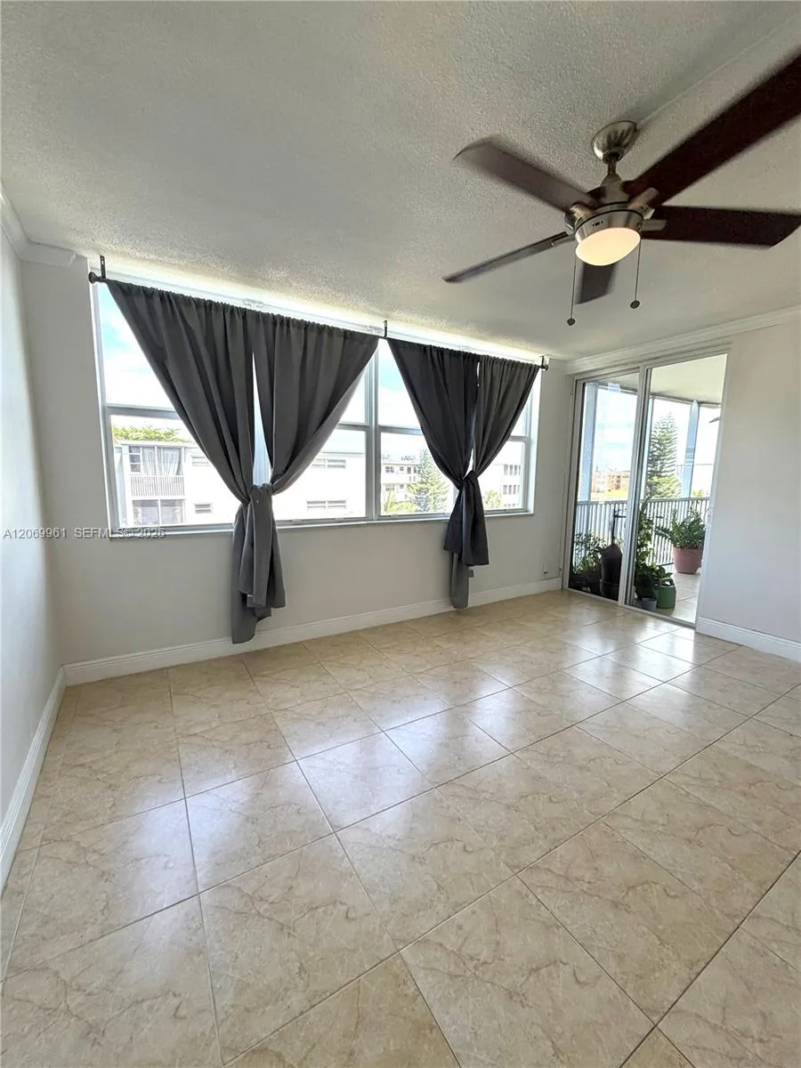 1660 NE 191st St # 406-1, Miami, FL 33179 photo 9