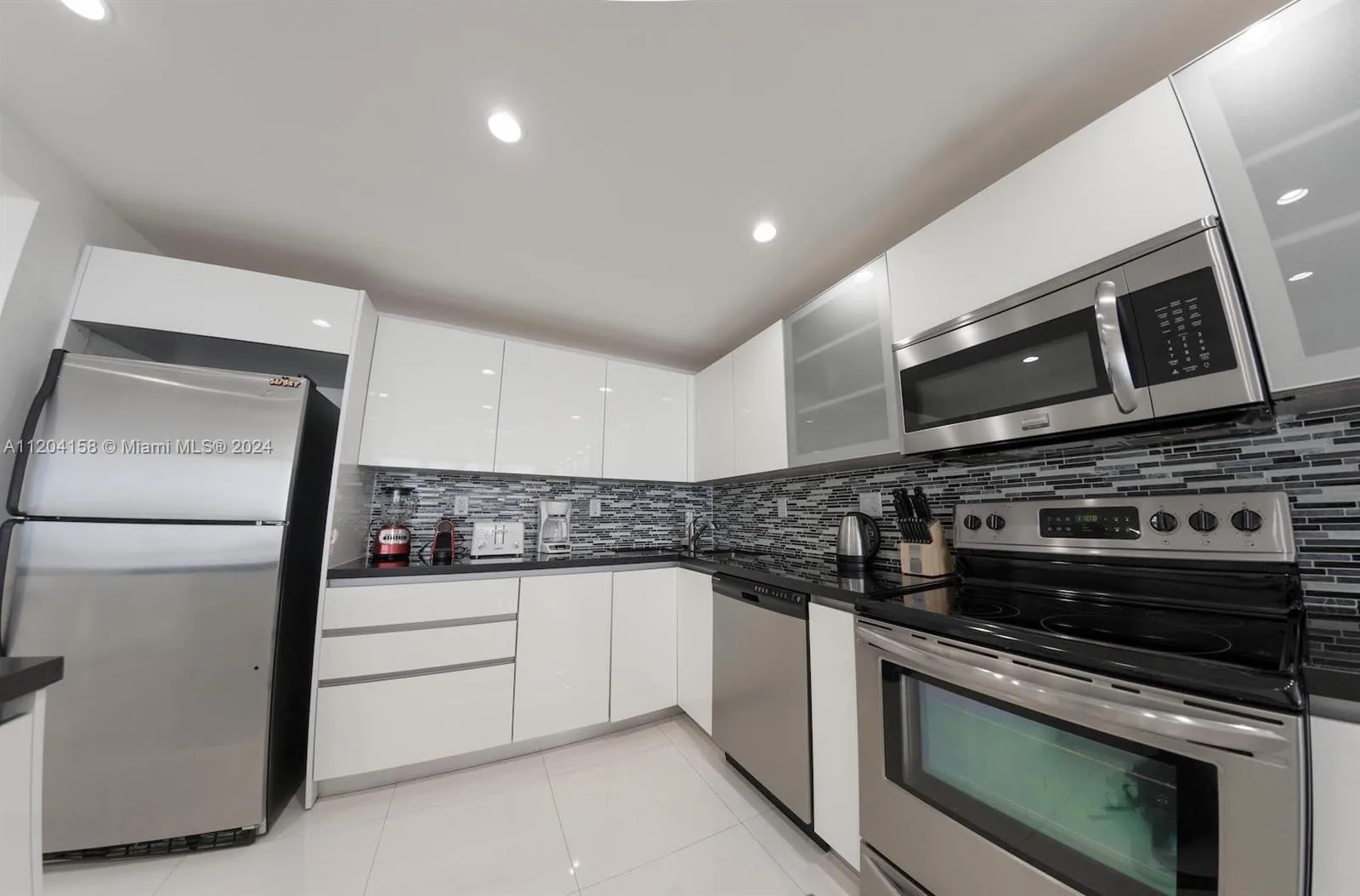 5601 Collins Ave # 1603, Miami Beach, FL 33140 photo 11
