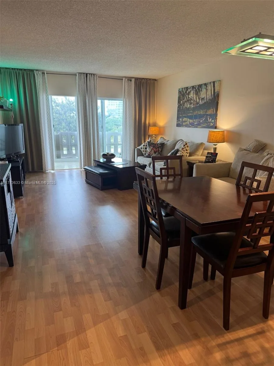 4330 Hillcrest Dr # 304, Hollywood, FL 33021 photo 10