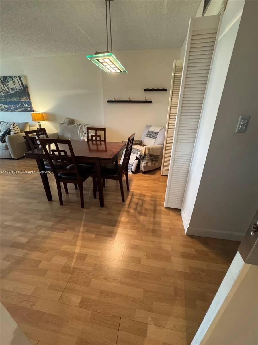 4330 Hillcrest Dr # 304, Hollywood, FL 33021 photo 12