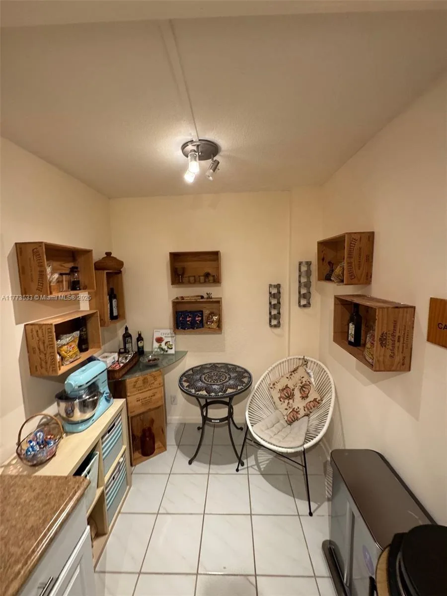 4330 Hillcrest Dr # 304, Hollywood, FL 33021 photo 6