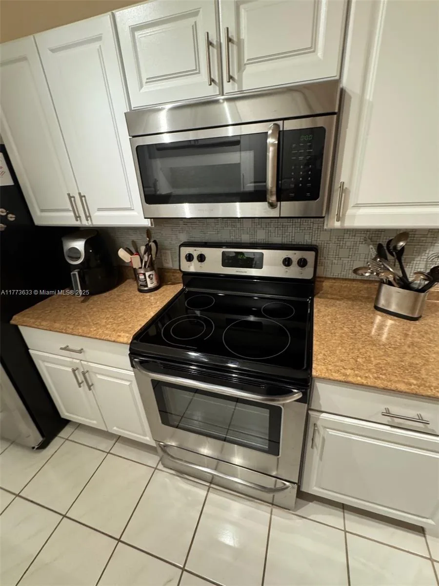 4330 Hillcrest Dr # 304, Hollywood, FL 33021 photo 9
