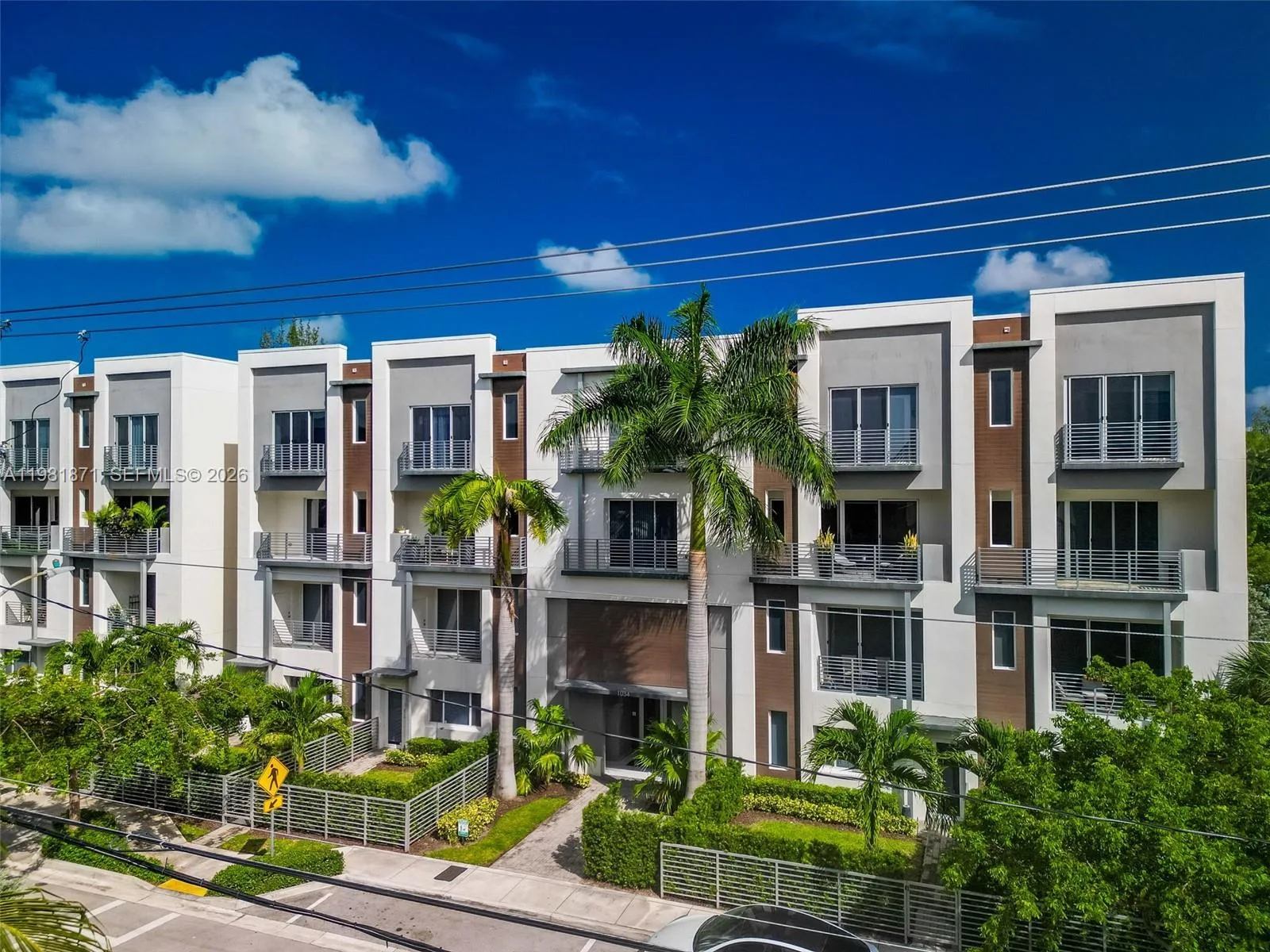 1034 NE 18th Ave # 205, Fort Lauderdale, FL 33304 photo 2