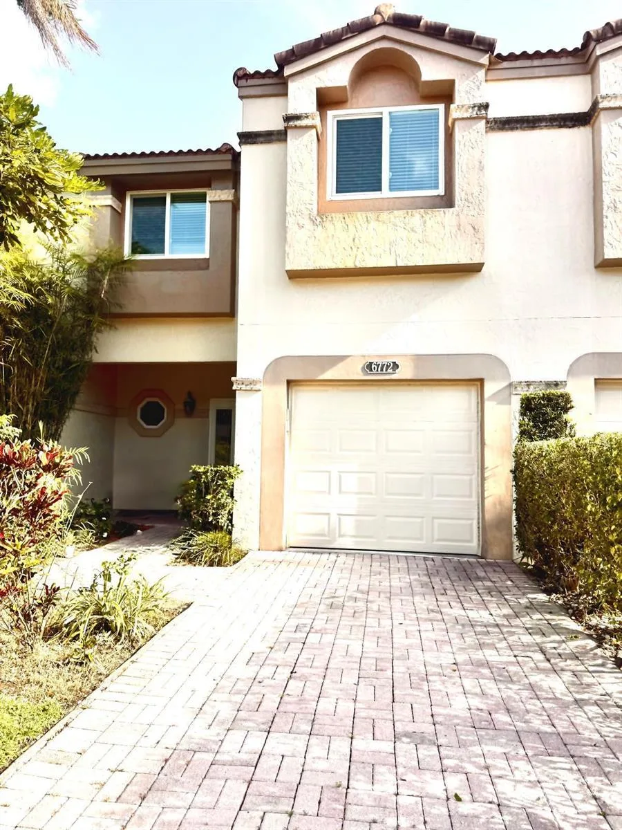 6772 Via Regina, Boca Raton, FL 33433