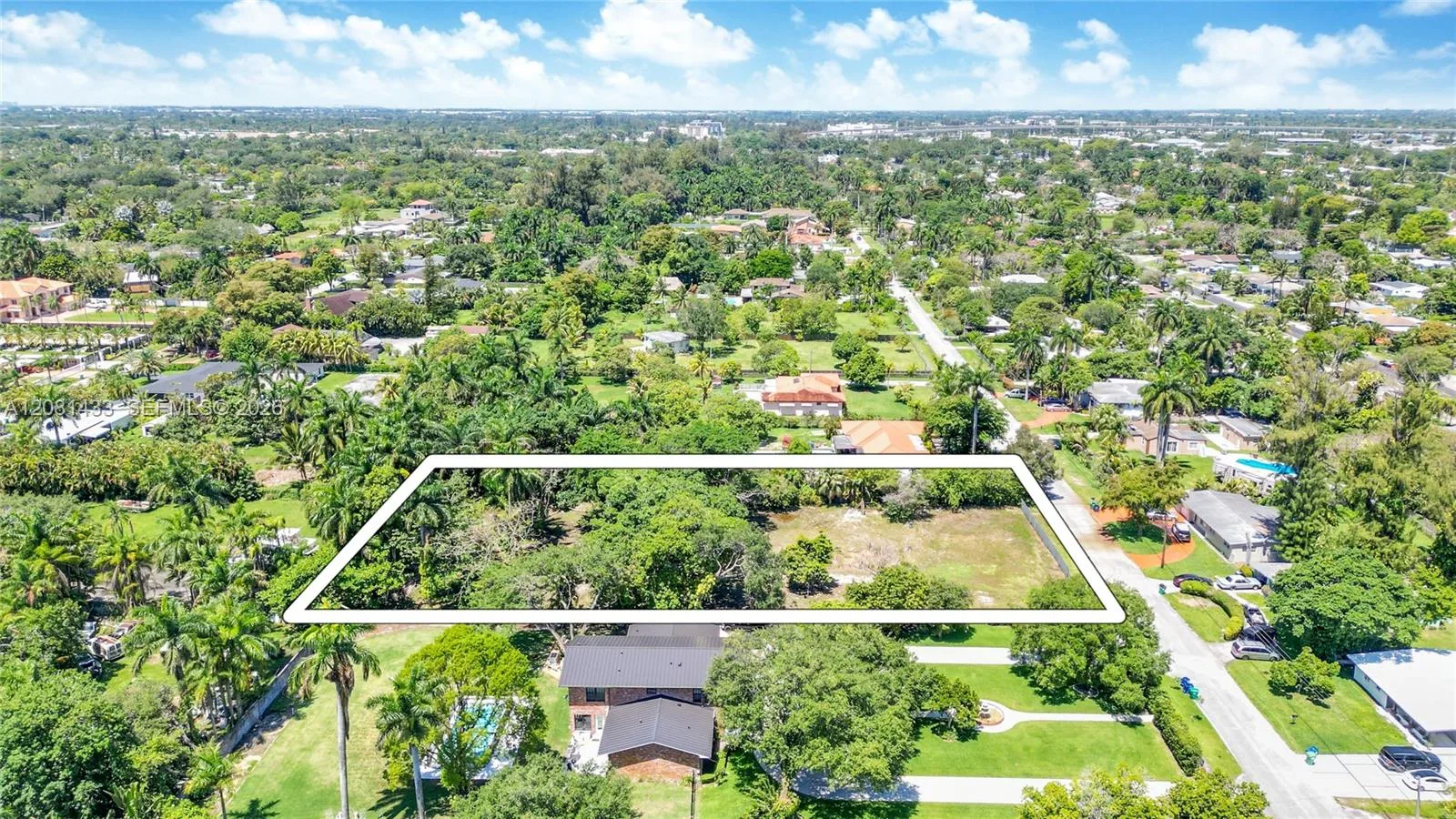 350 NE 158th St, Miami, FL 33162 photo 2
