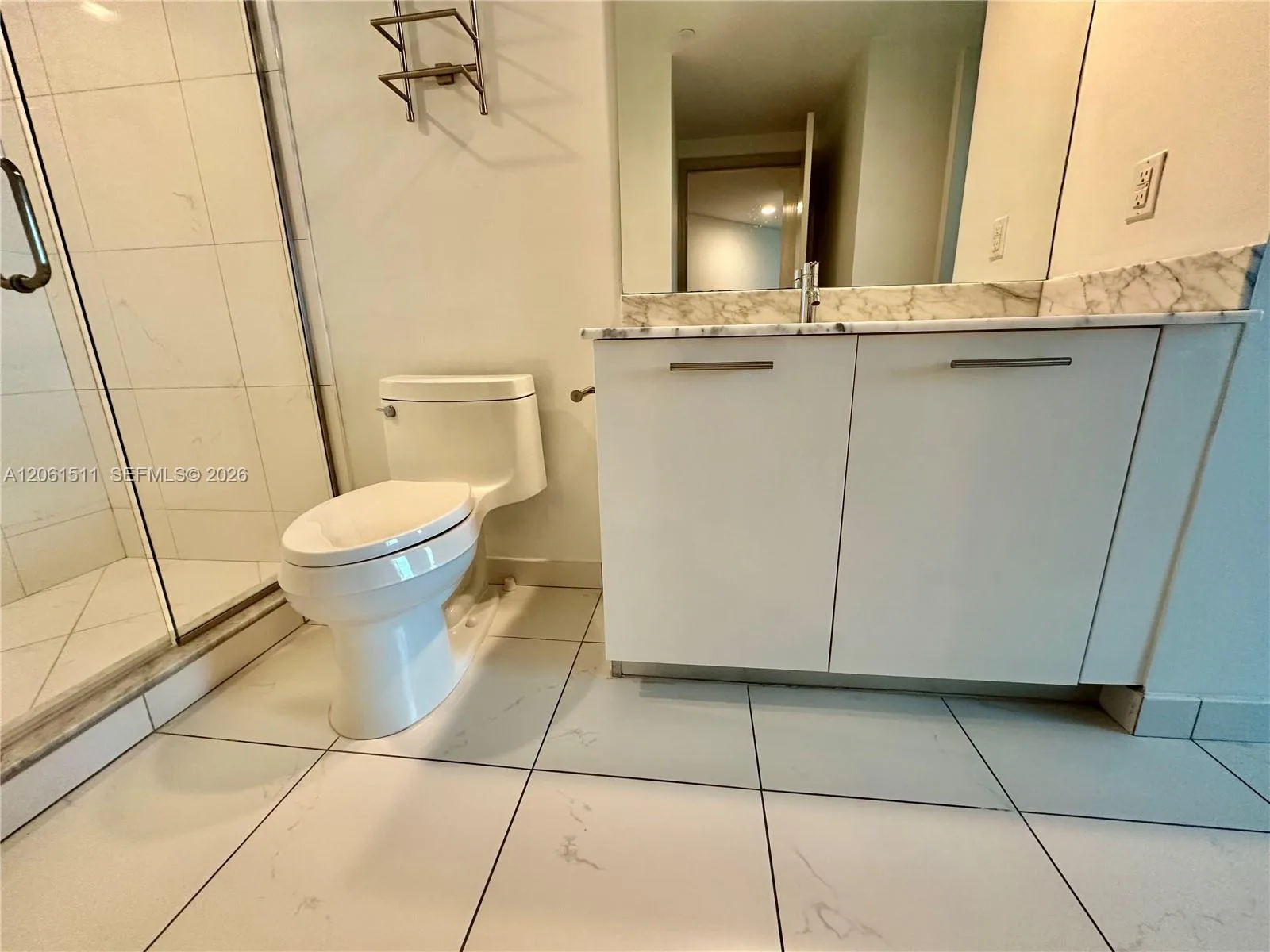 500 Brickell Ave # 2407, Miami, FL 33131 photo 10