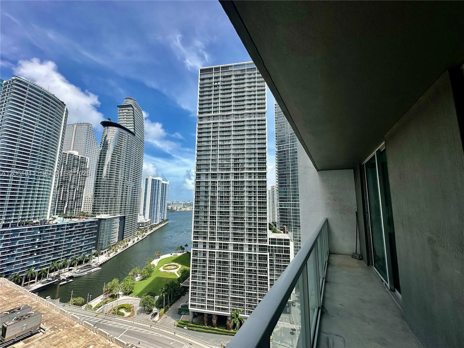 500 Brickell Ave # 2407, Miami, FL 33131 photo 3