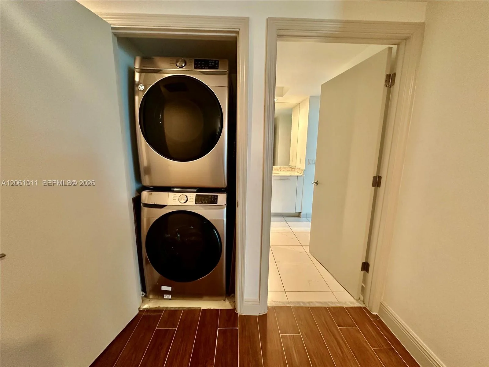 500 Brickell Ave # 2407, Miami, FL 33131 photo 7