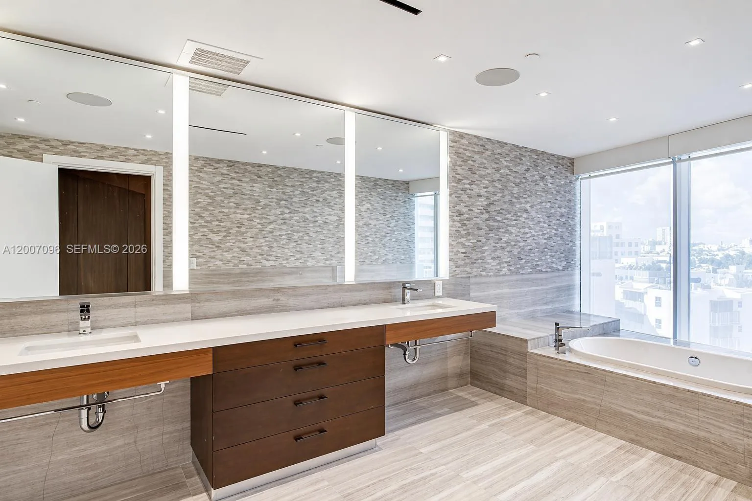 1 Collins Ave # 606, Miami Beach, FL 33139 photo 11
