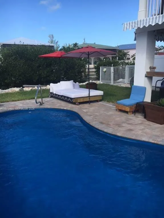 227 Sombrero Beach Rd, Marathon, FL 33050 photo 3