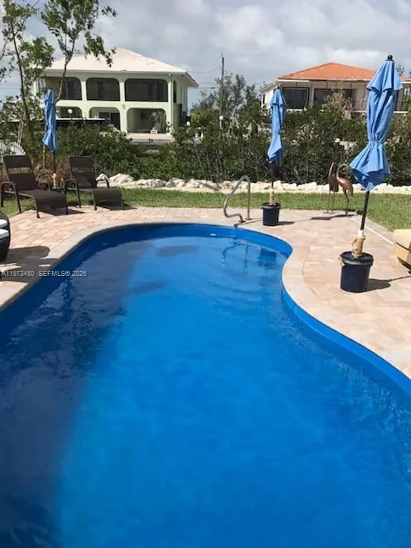 227 Sombrero Beach Rd, Marathon, FL 33050 photo 4