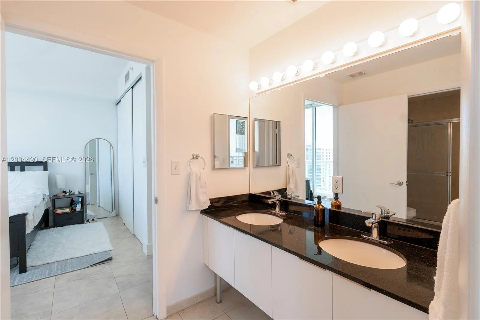 31 SE 5th St # 4121, Miami, FL 33131 photo 12