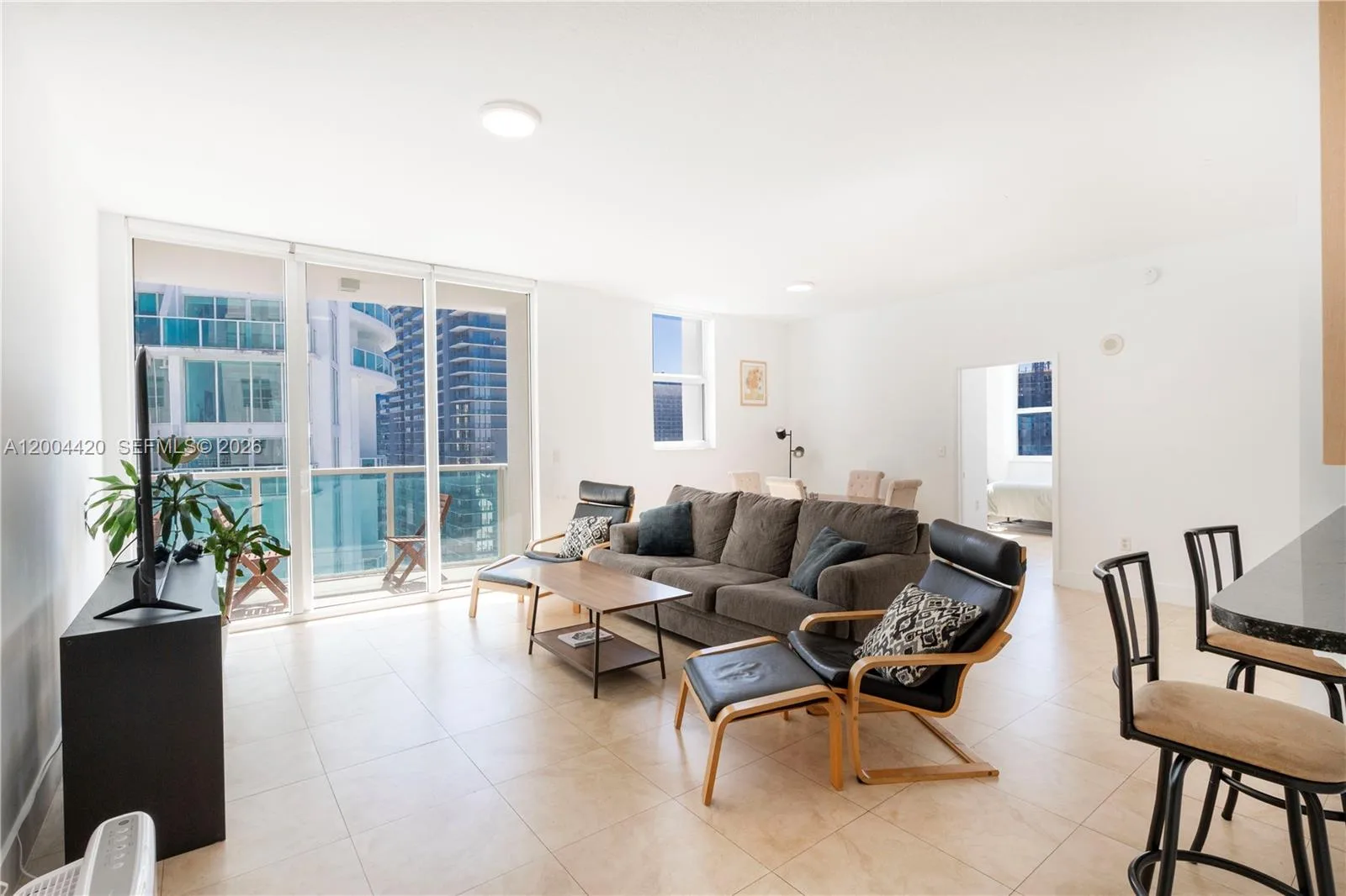 31 SE 5th St # 4121, Miami, FL 33131 photo 4