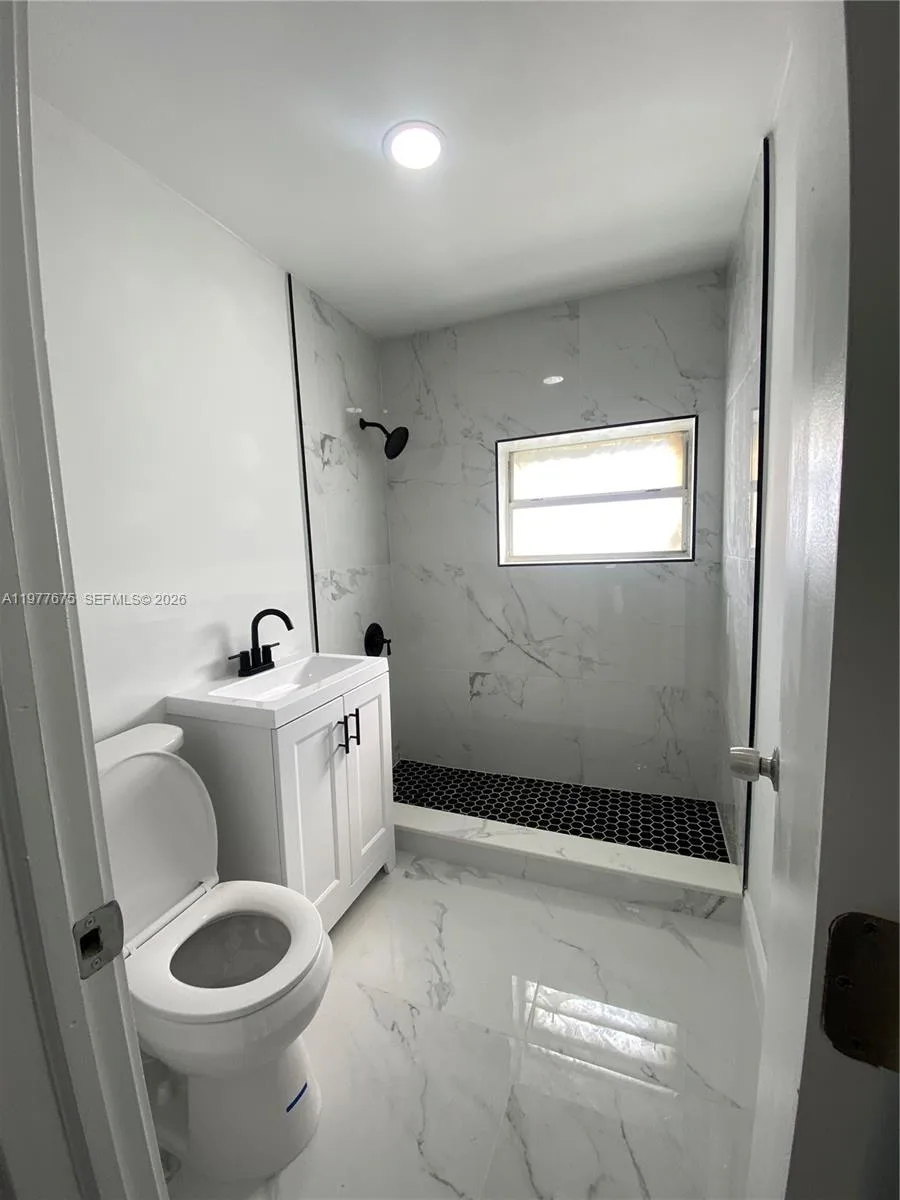 894 NW 108th St # 1, Miami, FL 33168 photo 3