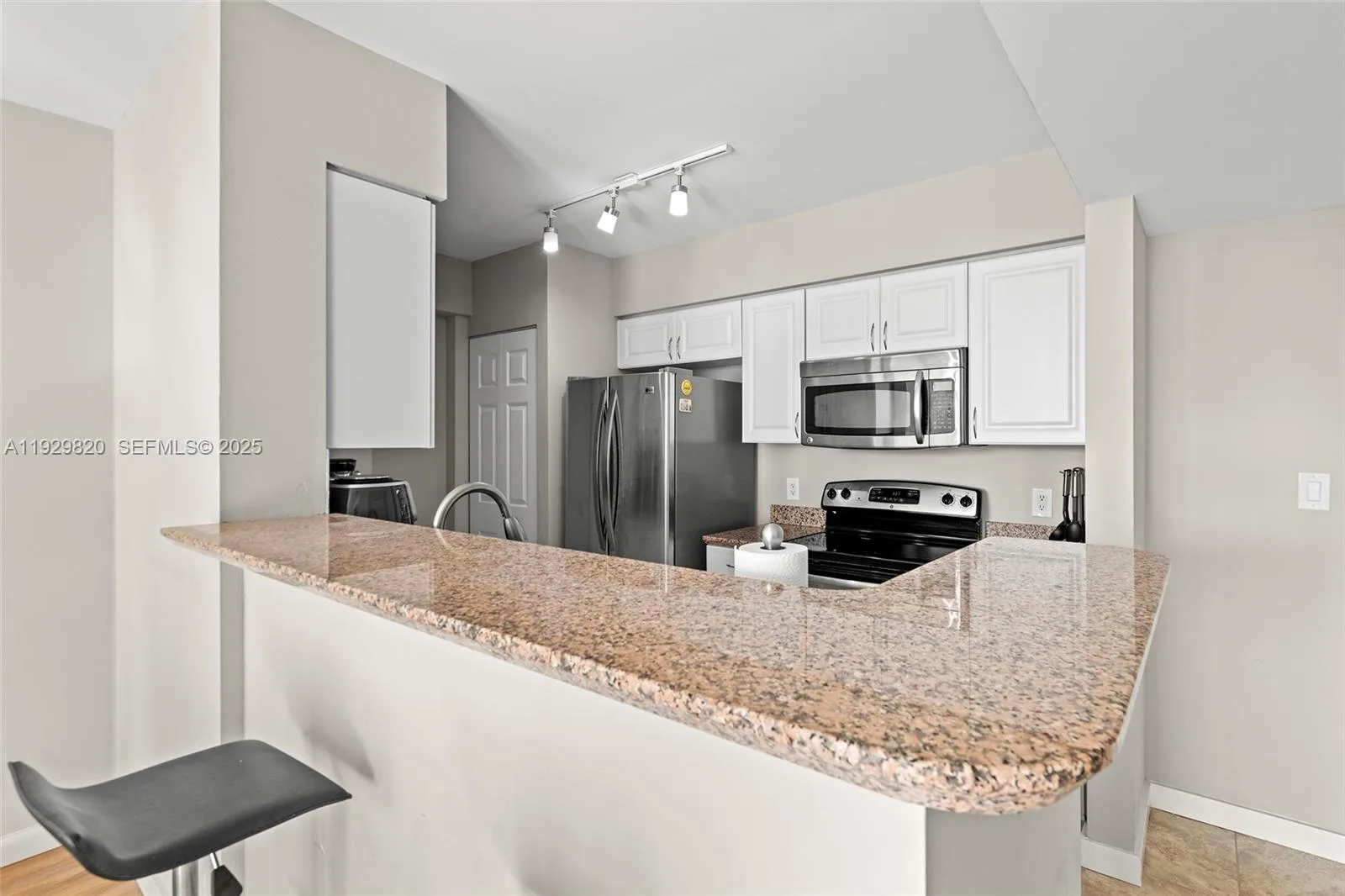 1155 Brickell Bay Dr # 2605, Miami, FL 33131 photo 10