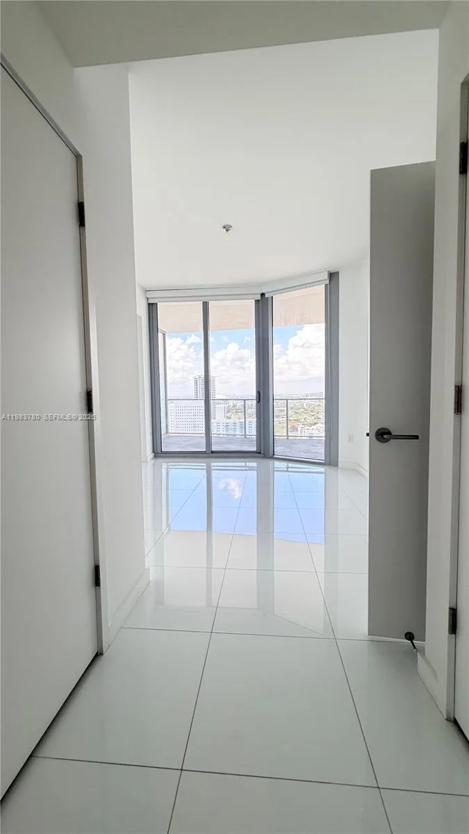 851 NE 1st Ave # 2504, Miami, FL 33132 photo 10