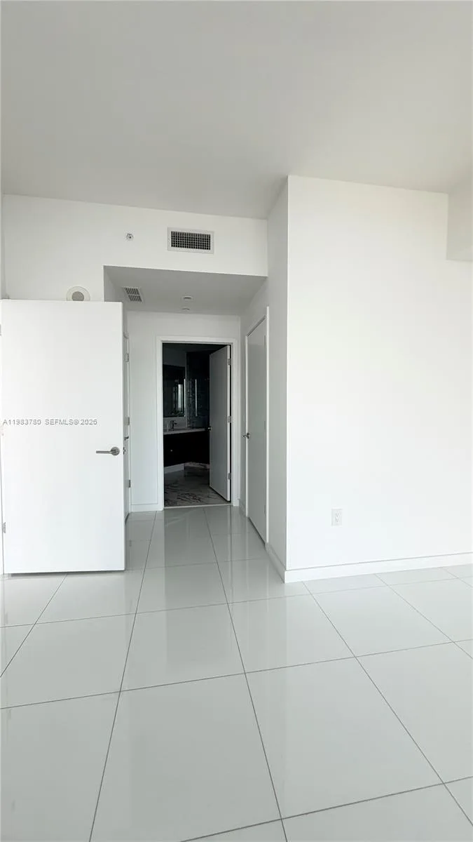 851 NE 1st Ave # 2504, Miami, FL 33132 photo 8