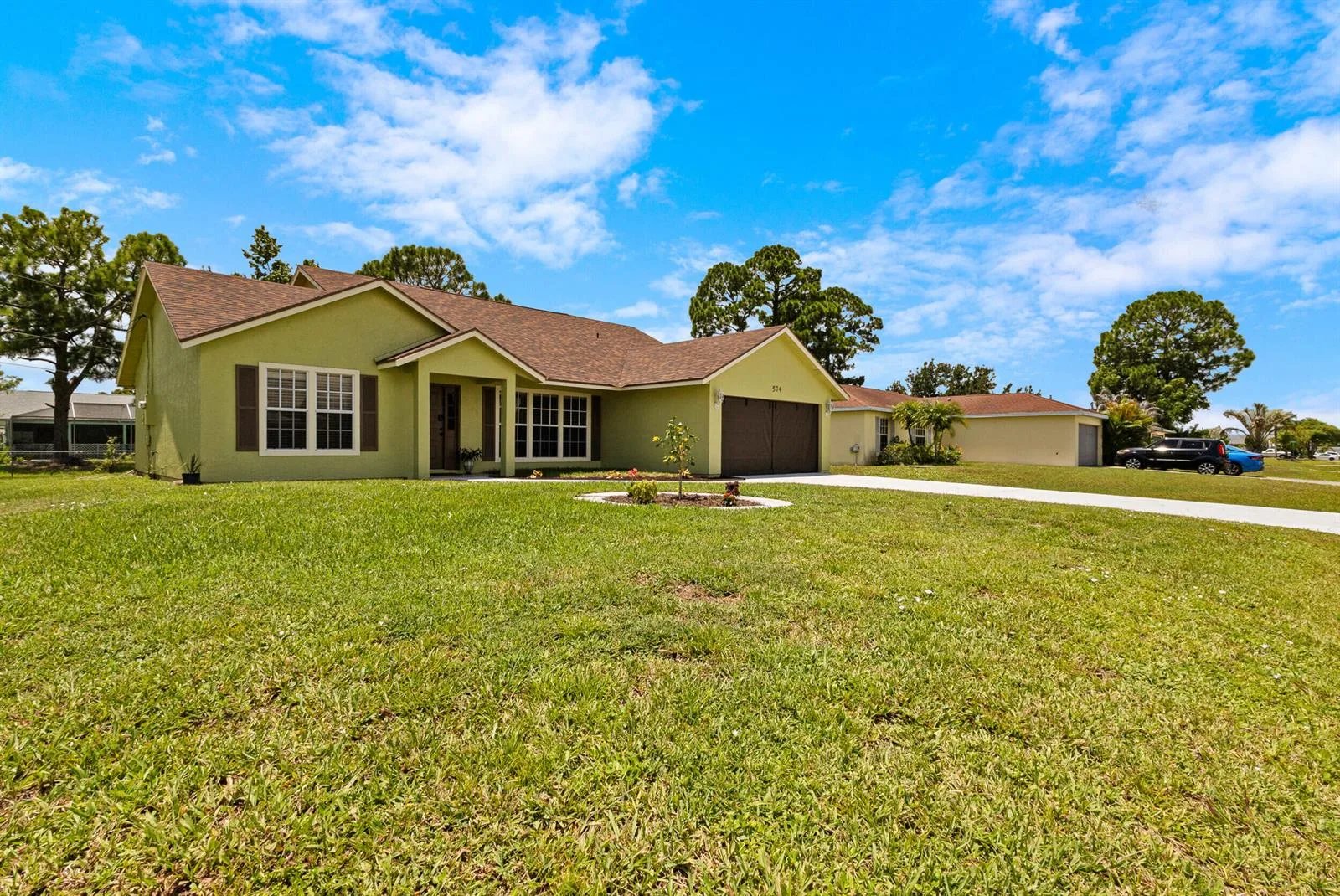 574 SW Fairview Avenue, FL 34983