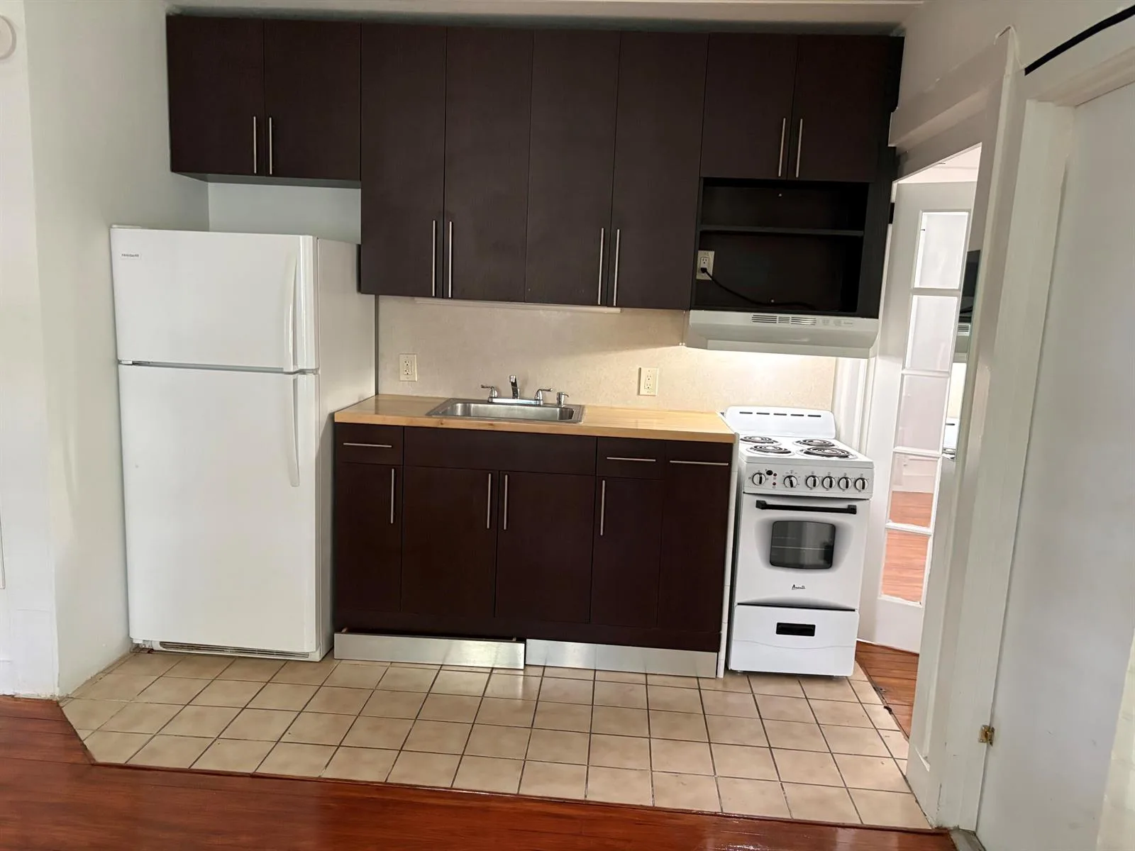 1912 ARTHUR Street # B, Hollywood, FL 33020 photo 6