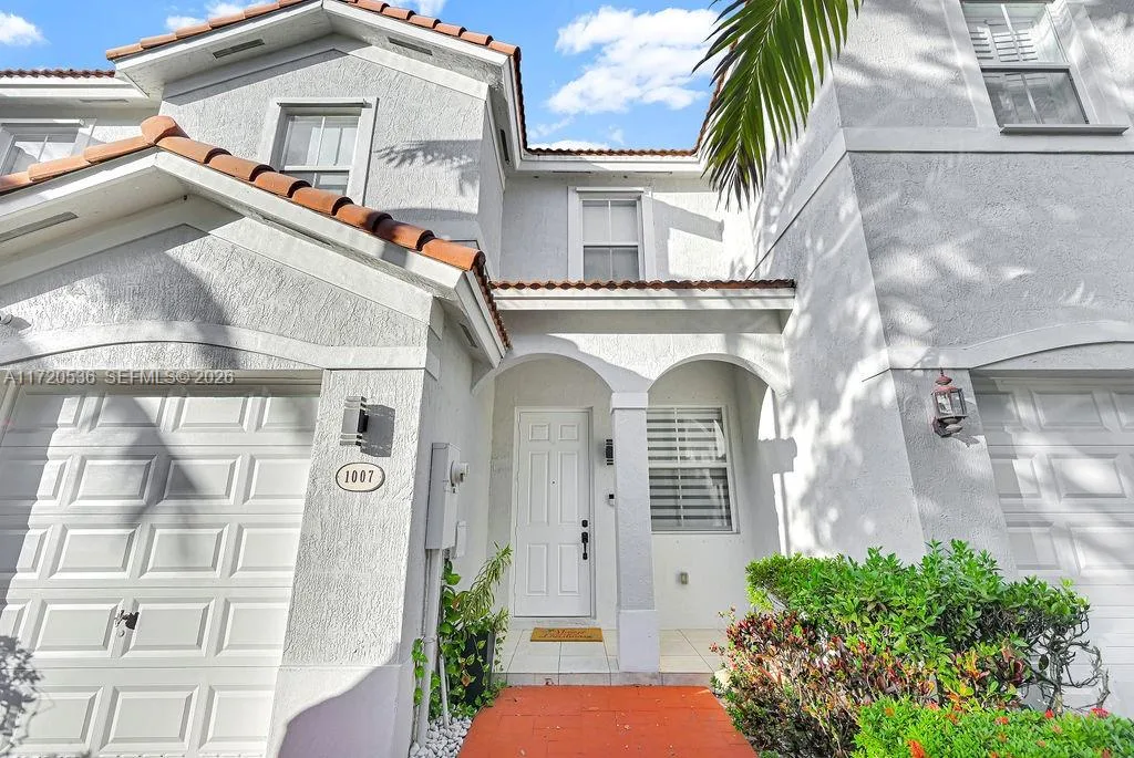 1007 NE 208th St # 1007, Miami, FL 33179 photo 2