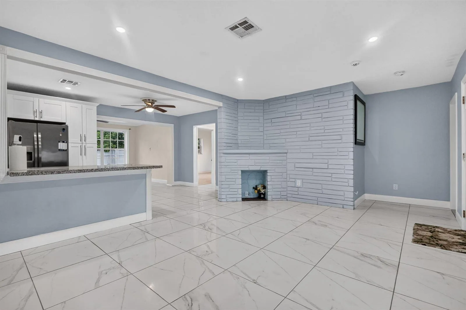 2707 BAHAMA Drive, Miramar, FL 33023 photo 3