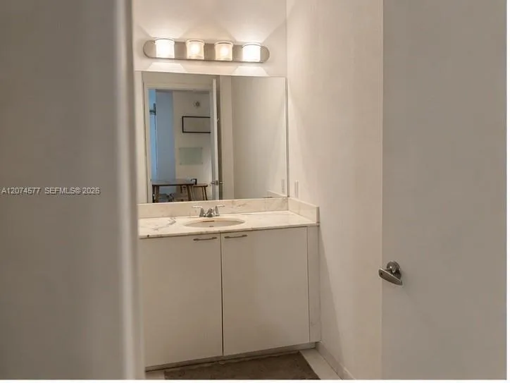 234 NE 3rd St # 206, Miami, FL 33132 photo 8