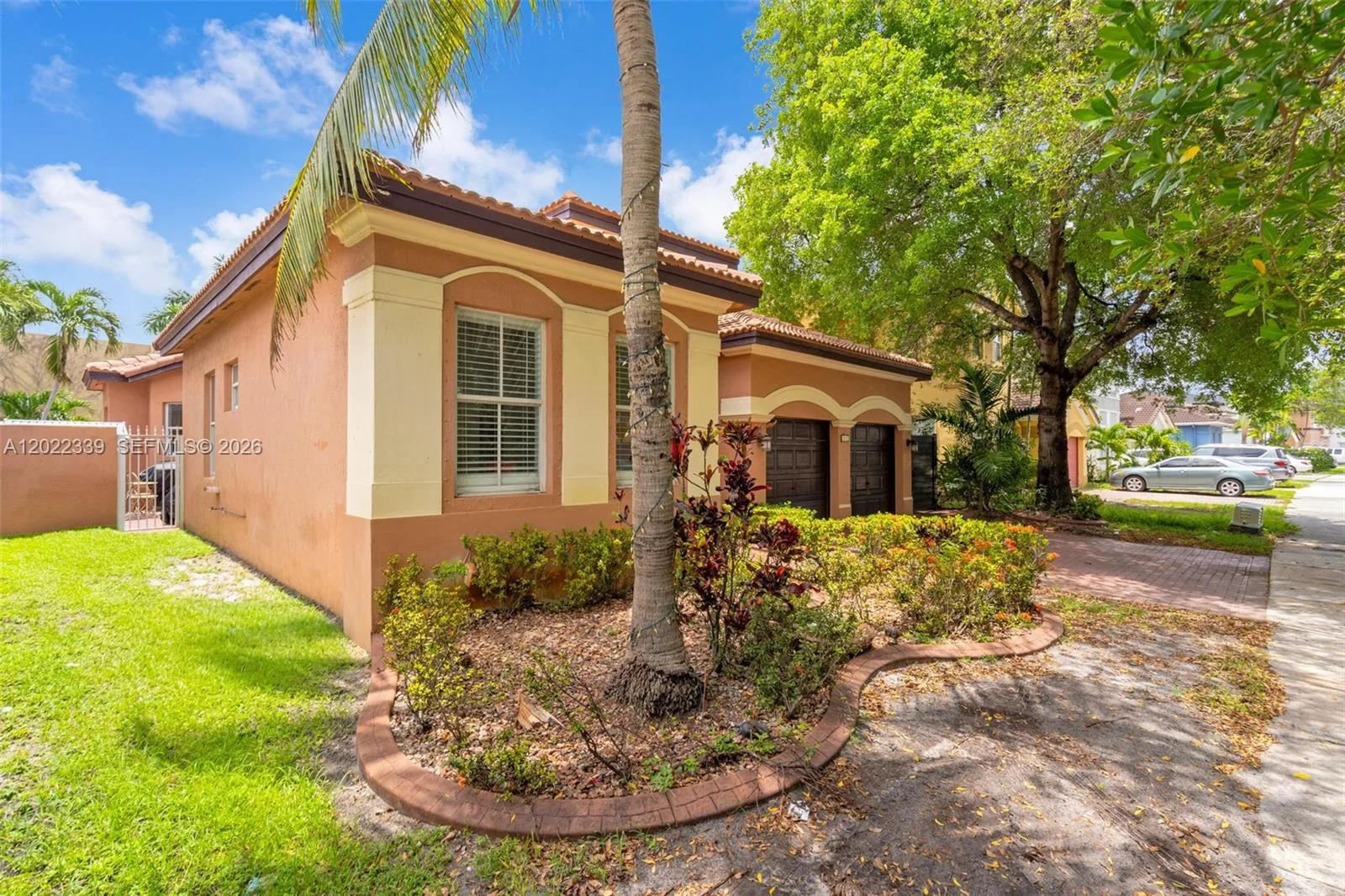 18122 NW 91st Ct, Hialeah, FL 33018 photo 2